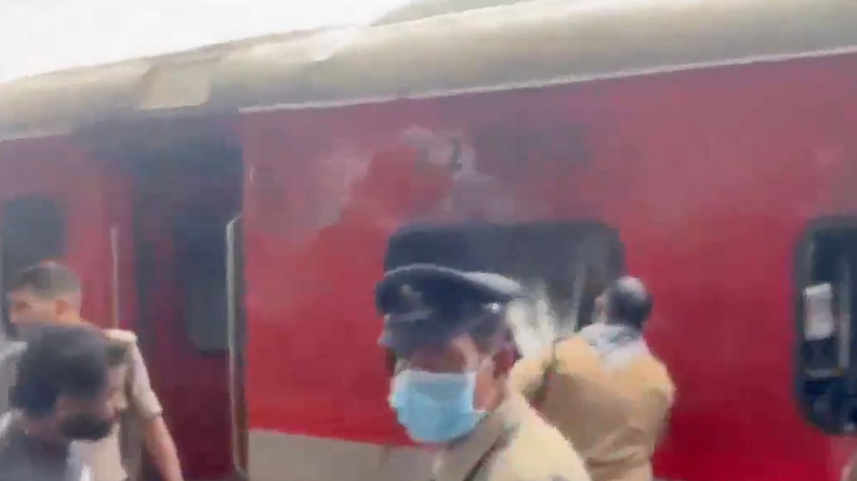 ANI Screengrab : 4 Coaches Of Korba-Visakhapatnam Express Catch Fire |